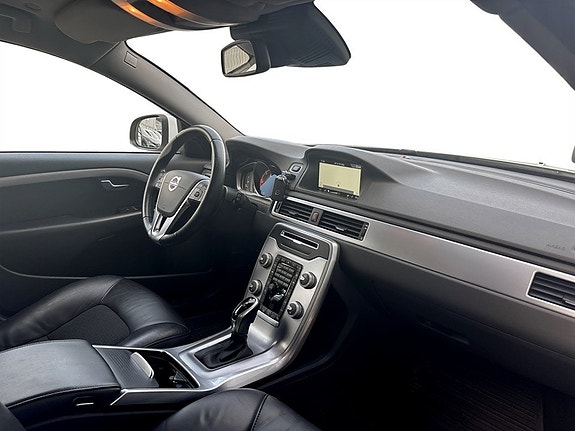 Volvo V70 12 of 17