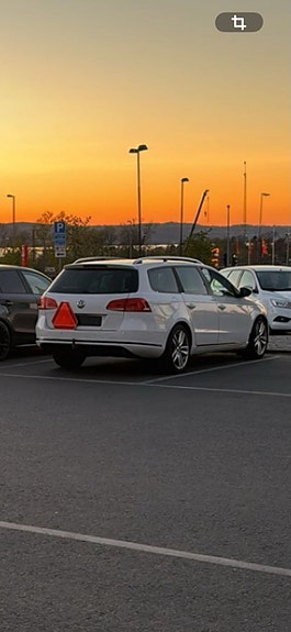 Volkswagen Passat 2 of 7