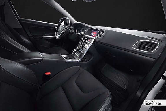 Volvo V60 Cross Country 12 of 15