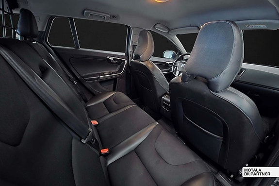 Volvo V60 Cross Country 14 of 15