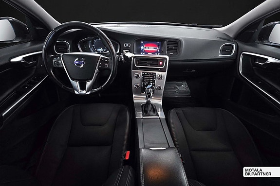Volvo V60 Cross Country 9 of 15