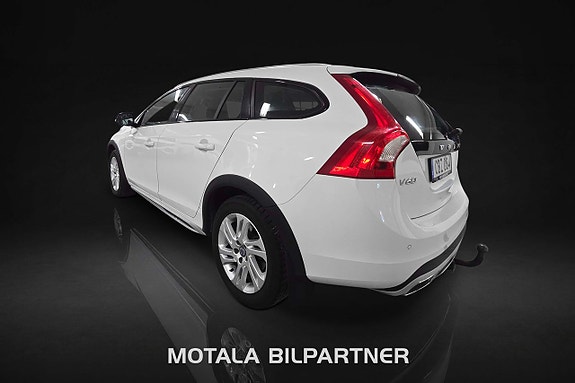 Volvo V60 Cross Country 5 of 15