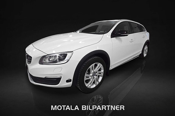 Volvo V60 Cross Country 7 of 15