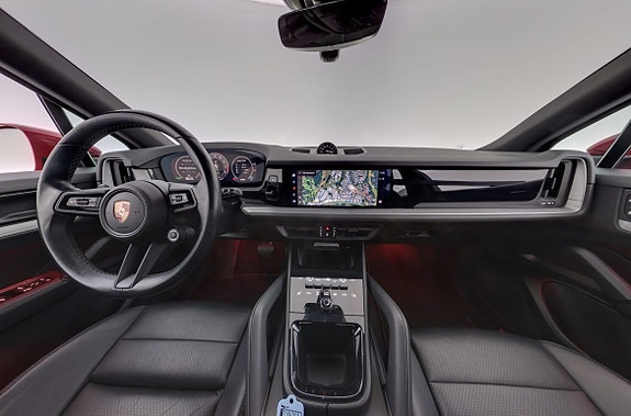 Porsche Cayenne 13 of 30