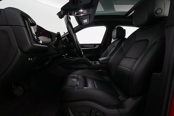 Porsche Cayenne 10 of 30