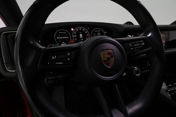 Porsche Cayenne 16 of 30
