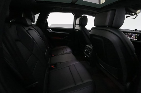 Porsche Cayenne 21 of 30