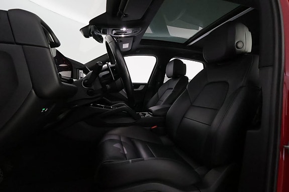 Porsche Cayenne 11 of 30
