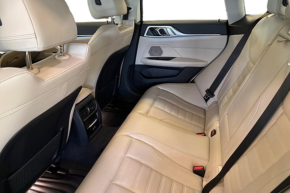 BMW i4 14 of 19