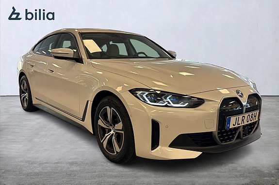 BMW i4 18 of 19