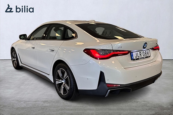 BMW i4 2 of 19