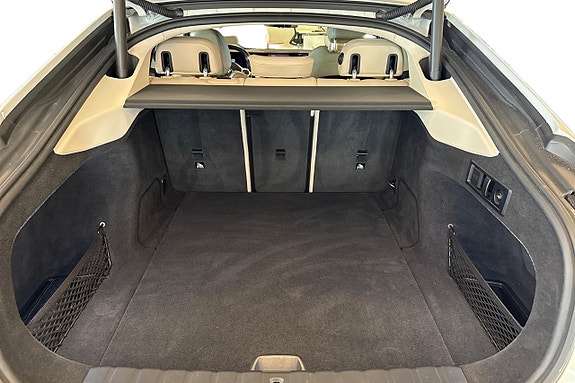 BMW i4 10 of 19