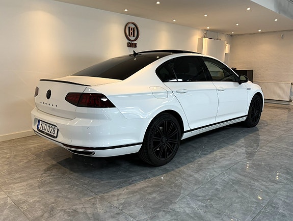 Volkswagen Passat 4 of 26