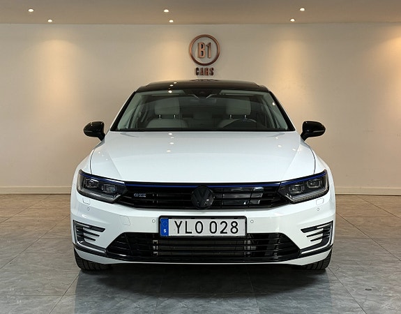 Volkswagen Passat 5 of 26
