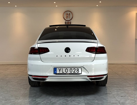 Volkswagen Passat 6 of 26