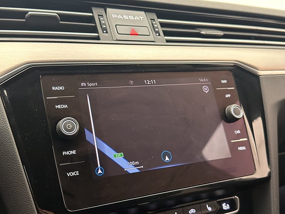 Volkswagen Passat Alltrack 22 of 30