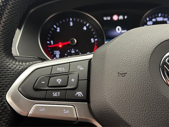 Volkswagen Passat Alltrack 17 of 30