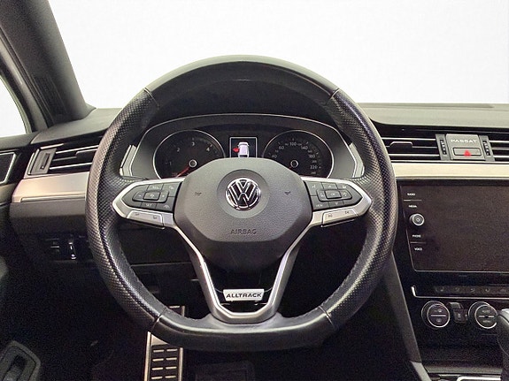 Volkswagen Passat Alltrack 16 of 30