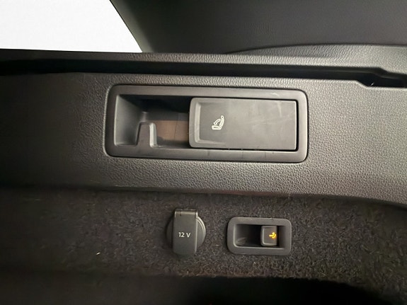 Volkswagen Passat Alltrack 10 of 30