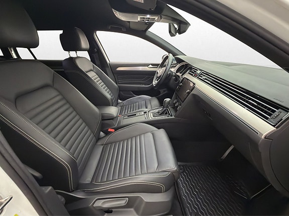 Volkswagen Passat Alltrack 26 of 30