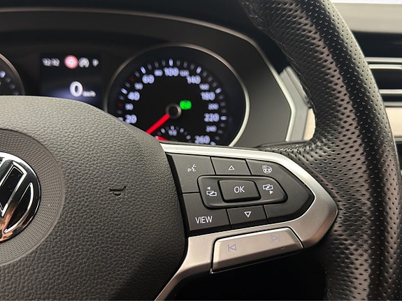 Volkswagen Passat Alltrack 19 of 30