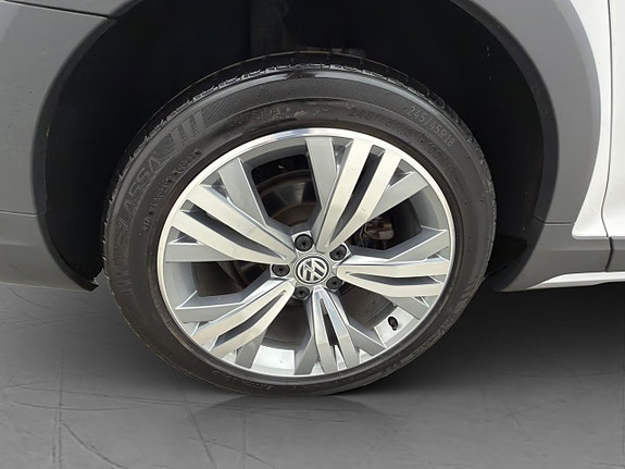 Volkswagen Passat Alltrack 30 of 30