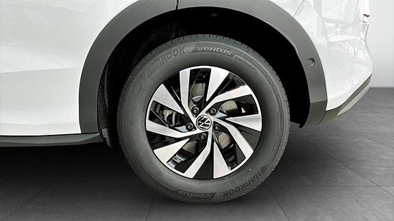 Volkswagen T-Roc 6 of 12