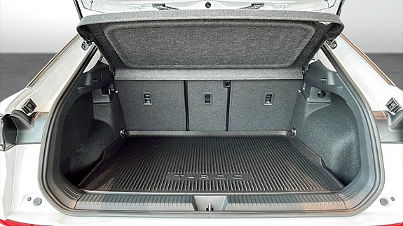 Volkswagen T-Roc 12 of 12