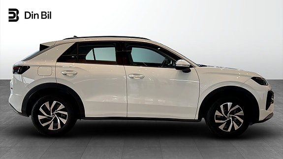 Volkswagen T-Roc 2 of 12