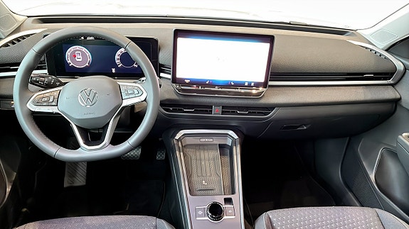 Volkswagen T-Roc 10 of 12