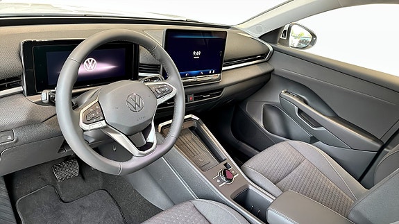 Volkswagen T-Roc 7 of 12