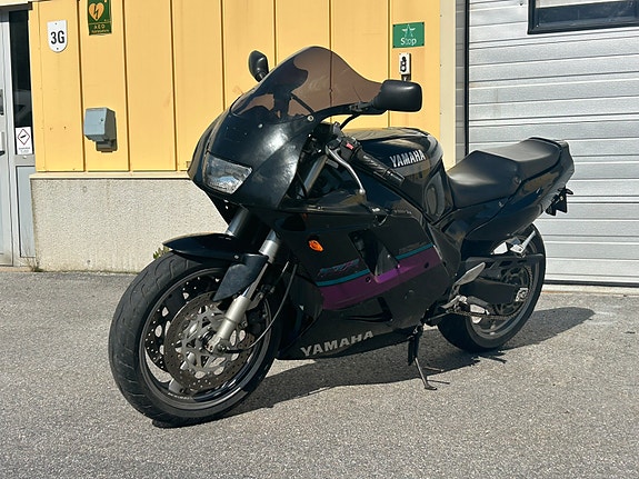 Yamaha FZR1000 2 of 3