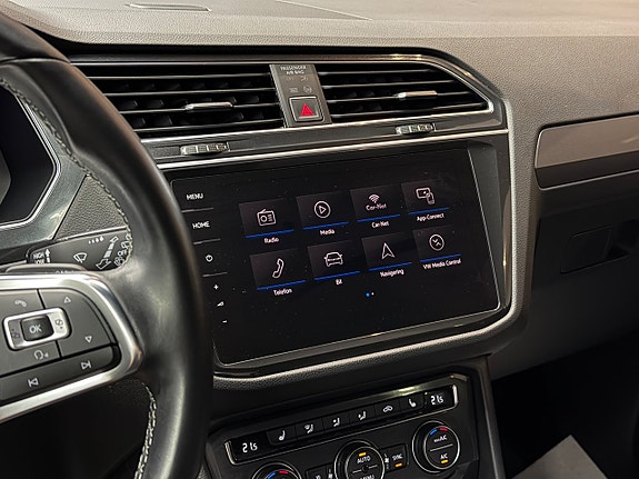 Volkswagen Tiguan 12 of 26