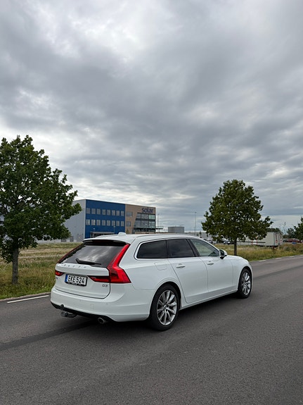 Volvo V90 2 of 7