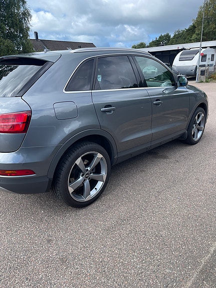 Audi Q3 3 of 9