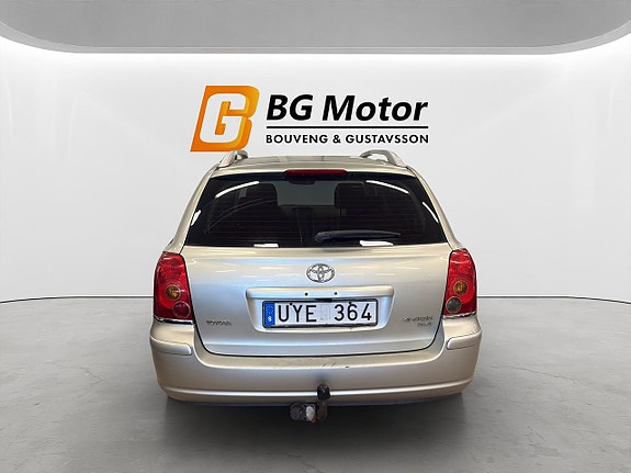 Toyota Avensis 4 of 13
