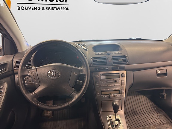 Toyota Avensis 11 of 13