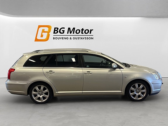 Toyota Avensis 3 of 13