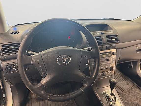 Toyota Avensis 12 of 13