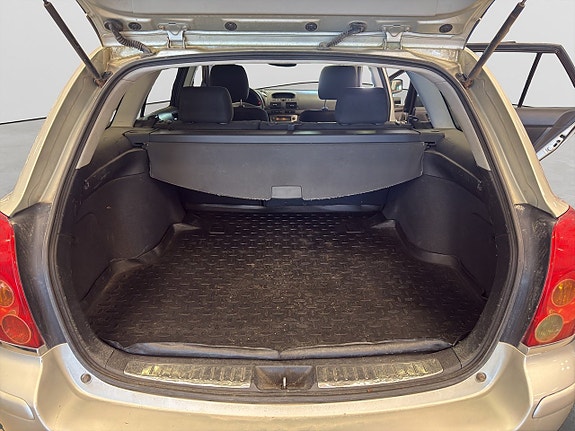 Toyota Avensis 10 of 13