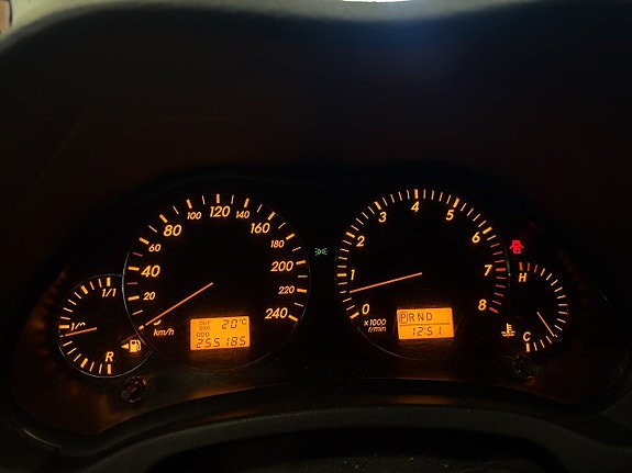 Toyota Avensis 13 of 13