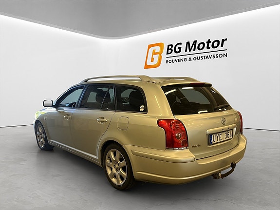 Toyota Avensis 5 of 13