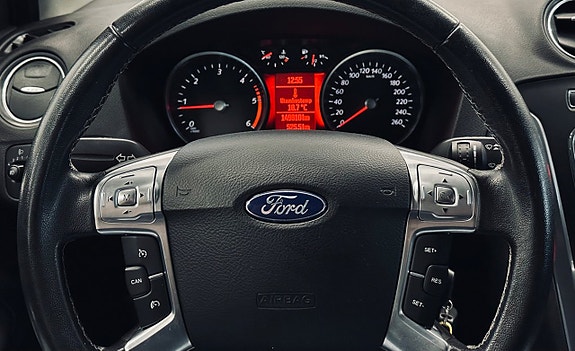 Ford Mondeo 12 of 12