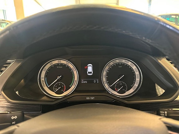 Skoda Superb 16 of 23