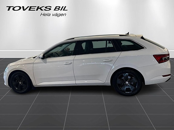 Skoda Superb 2 of 23