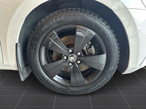 Skoda Superb 9 of 23