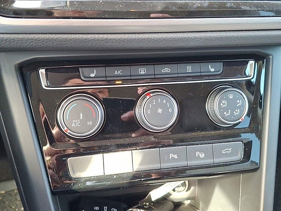 Volkswagen Touran 13 of 23