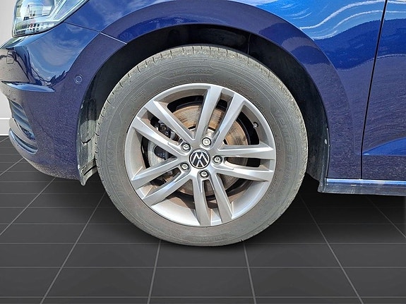 Volkswagen Touran 9 of 23