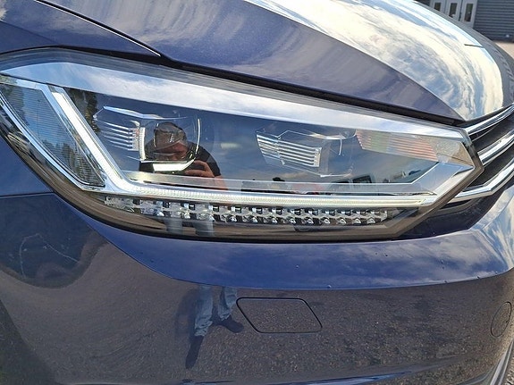 Volkswagen Touran 12 of 23