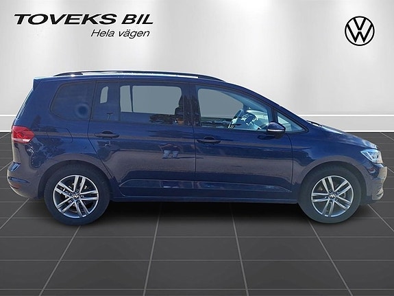 Volkswagen Touran 2 of 23